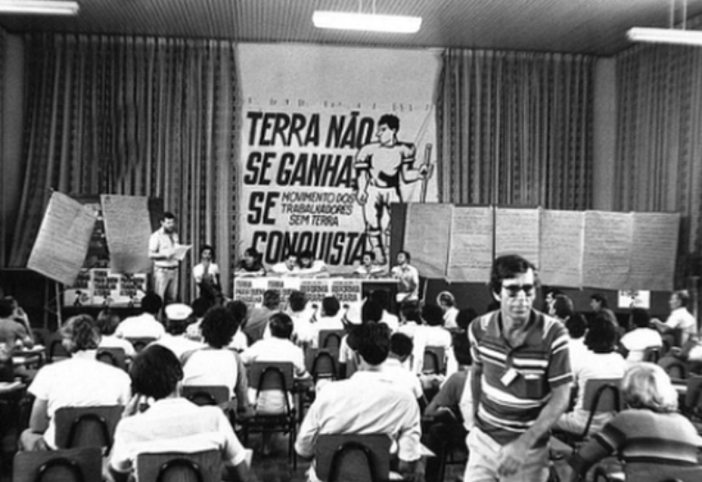 1&ordm; Encontro Nacional Sem Terra, em Cascavel (PR), em 1984, marcou o in&iacute;cio do MST