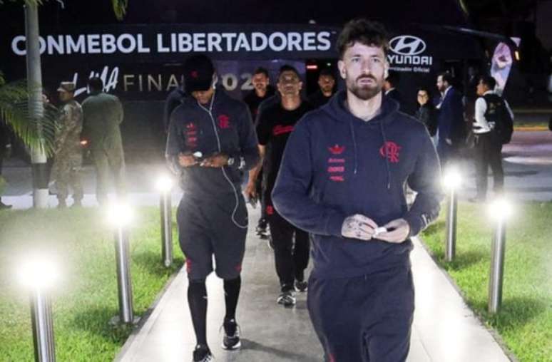 - బహిర్గతం - శీర్షిక: ఫ్లెమెంగో ఈ ఆదివారం ఉదయం (30) రియోలో ఆలస్యంగా తిరిగి రావాల్సి ఉంది