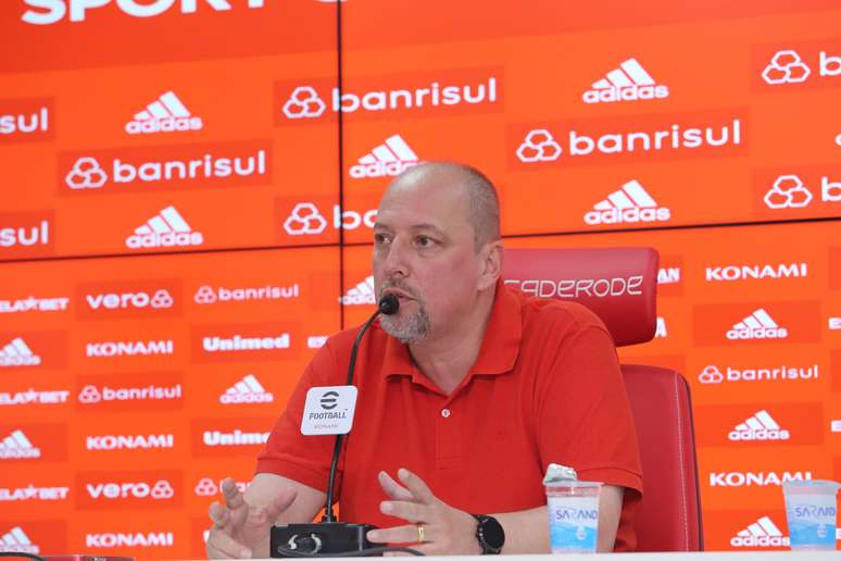 ఇంటర్ ప్రెసిడెంట్ అలెశాండ్రో బార్సెల్లోస్చే కాన్ఫరెన్స్ - (ఫోటో రికార్డో డువార్టే/ఇంటర్నేషనల్)