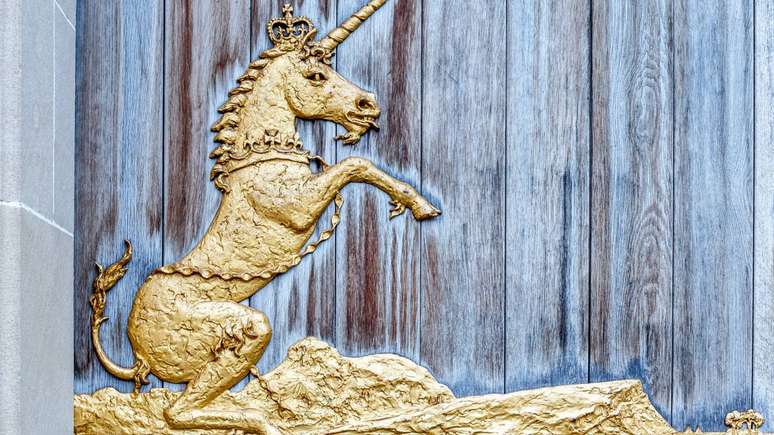 Portão da Queen’s Gallery, Palácio de Holyroodhouse – depositphotos.com / alexey.fedoren@gmail.com