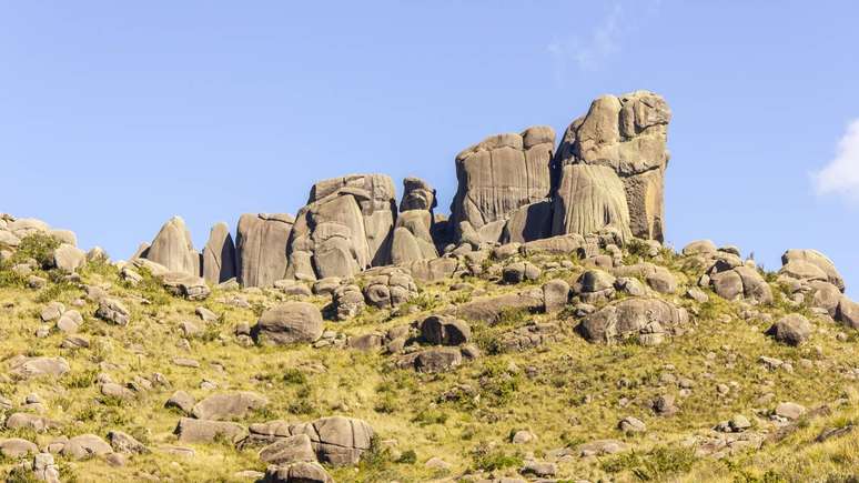 Destino seguro e estruturado, Itatiaia oferece atividades para todos os perfis, do turismo de aventura ao lazer em família – depositphotos.com / brunomartins246