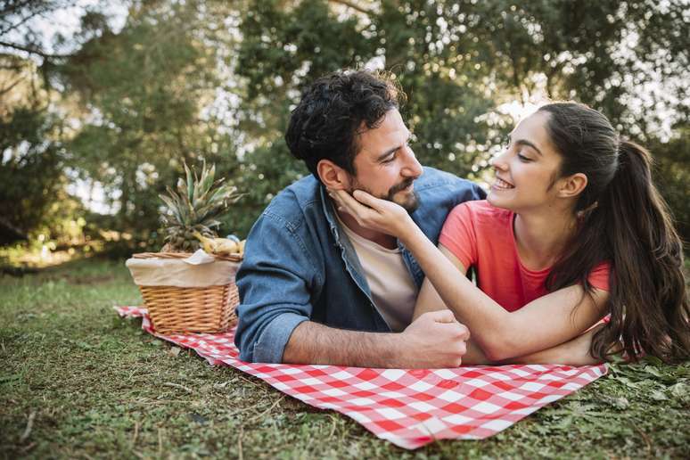 A picnic is a fun option for a date for two