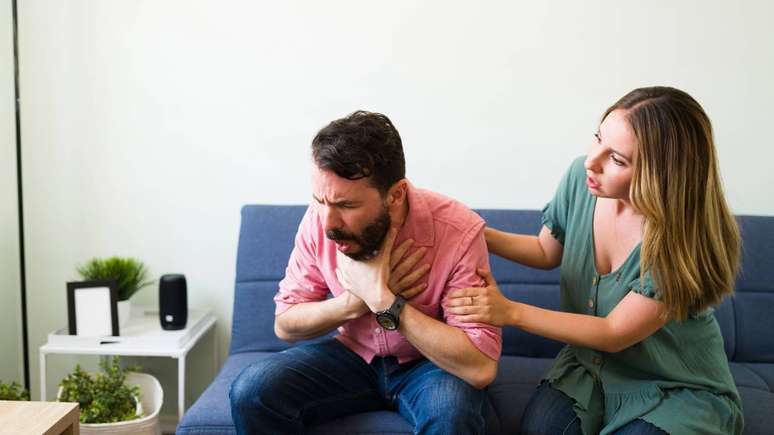 manobra de heimlich – depositphotos.com / tonodiaz