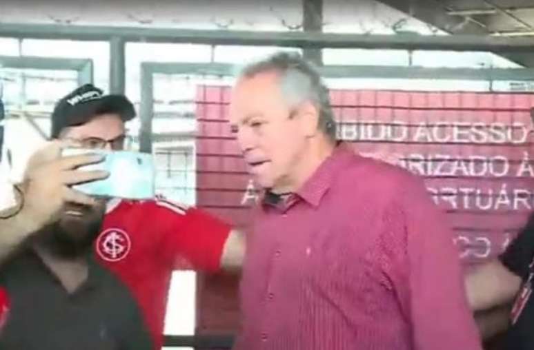 - Play video - Caption: Abelao has just two games to try to save Inter from relegation