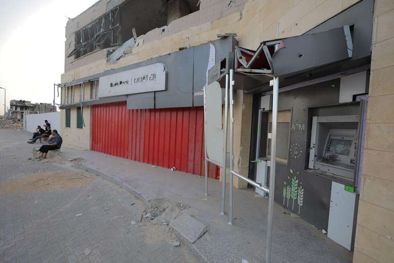 Most bank branches in Gaza were destroyed