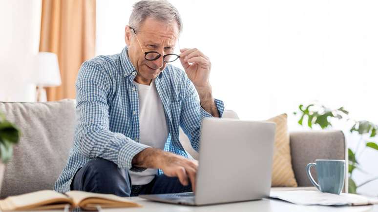 The main advantage of the chip is the possibility of partially restoring central vision – Depositphotos.com / Milkos