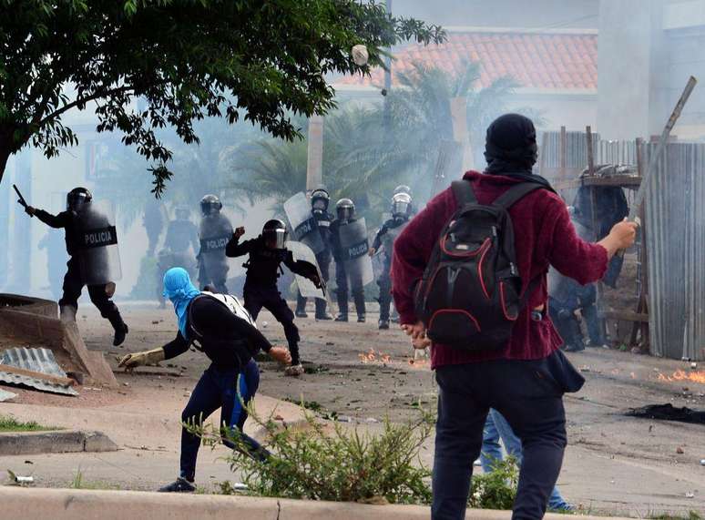 The manner in which Hernandez was re-elected in 2017 sparked a wave of protests across the country, which left about 20 people dead, according to the United Nations.