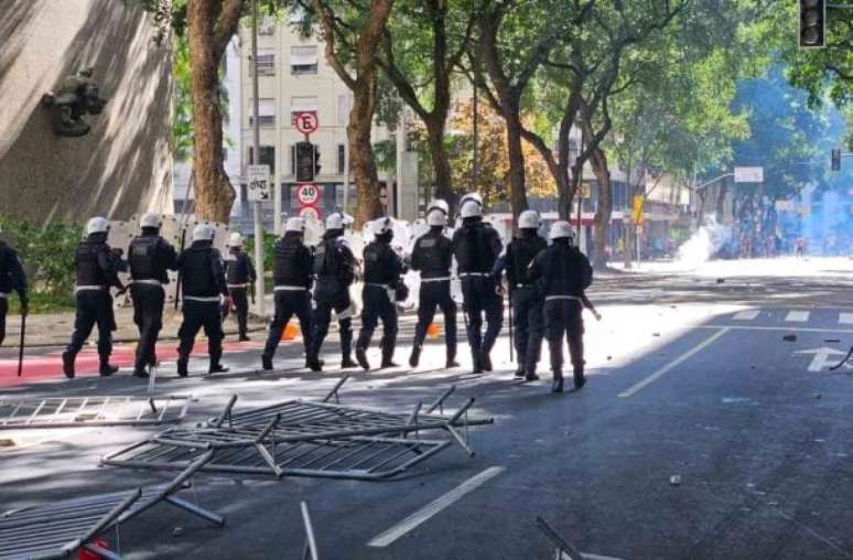 Electric trio with Flamengo players –