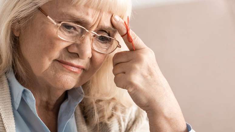 Por meio de exames e testes neurocognitivos, foi possível observar mudanças sutis, mas relevantes, na agilidade mental daqueles que utilizavam adoçantes diariamente – depositphotos.com / AndrewLozovyi