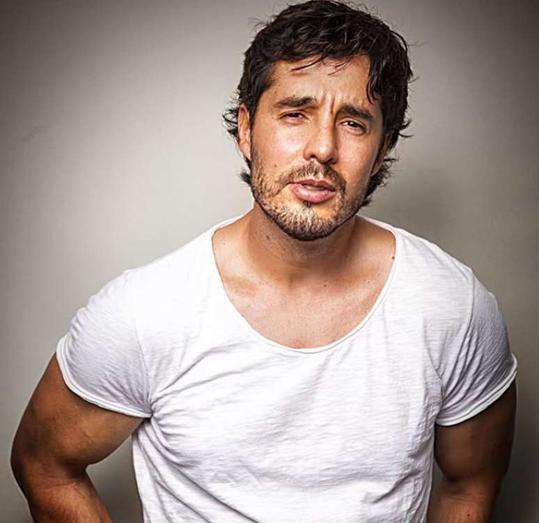 "Eu acredito no amor", afirma Fernando Alonso, descartando rela&ccedil;&otilde;es baseadas exclusivamente no sexo