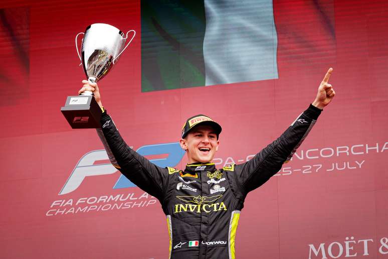 Leonardo Fornaroli termina circuito do Catar em segundo e vence o Campeonato Mundial de F2