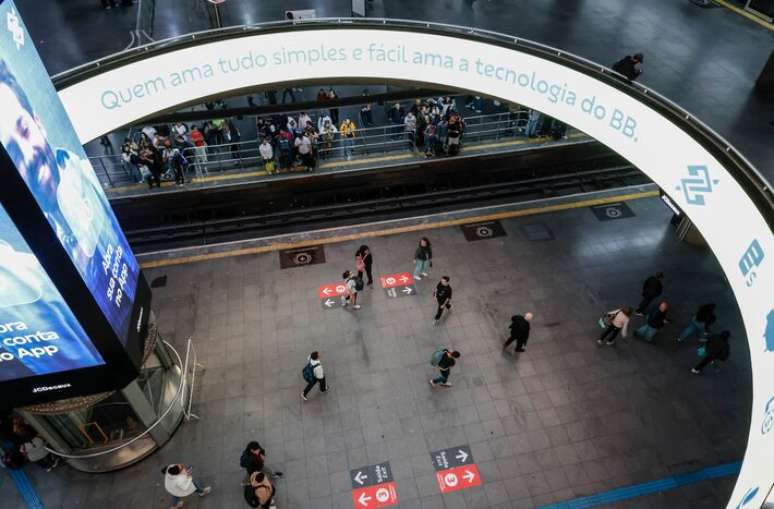 Movimenta&ccedil;&atilde;o geral em esta&ccedil;&atilde;o do Metr&ocirc; de SP.