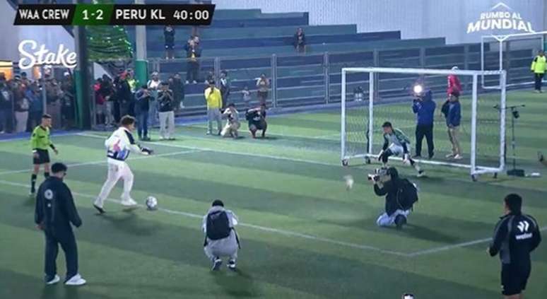 Paolo Guerrero bateu seu primeiro pênalti do presidente na Kings League –