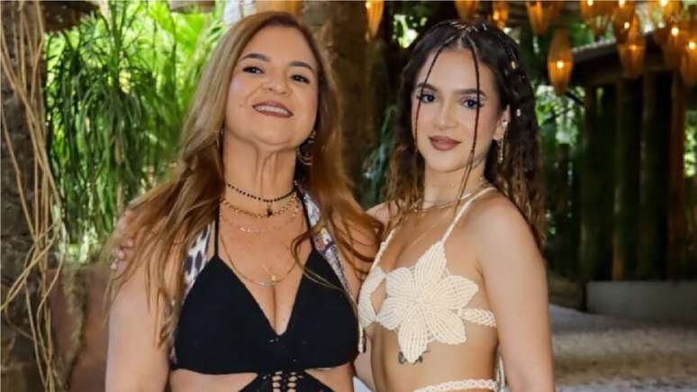 Mel Maia com a mãe, Debora Maia