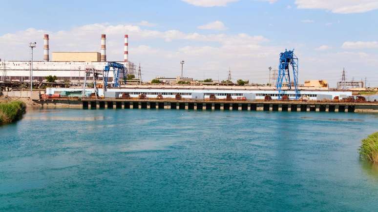 Dessalinização de água do mar em Shevchenko (atual Aktau), no Mar Cáspio – depositphotos.com / yevgeniy111