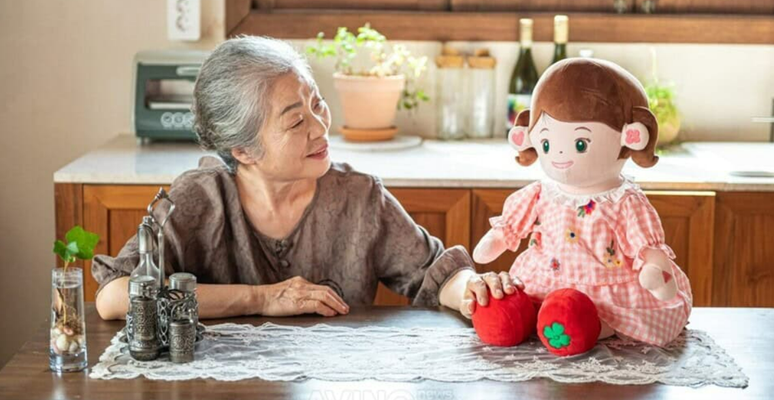 'Netos' robôs feitos com IA oferecem companhia a idosos e viram saída para crise de saúde na Coreia do Sul