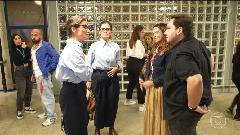 ரெனாட்டாவும் லான்சாவும் குளோபோவில் தோன்றும்போது பொதுமக்களைக் கிளறுகிறார்கள்