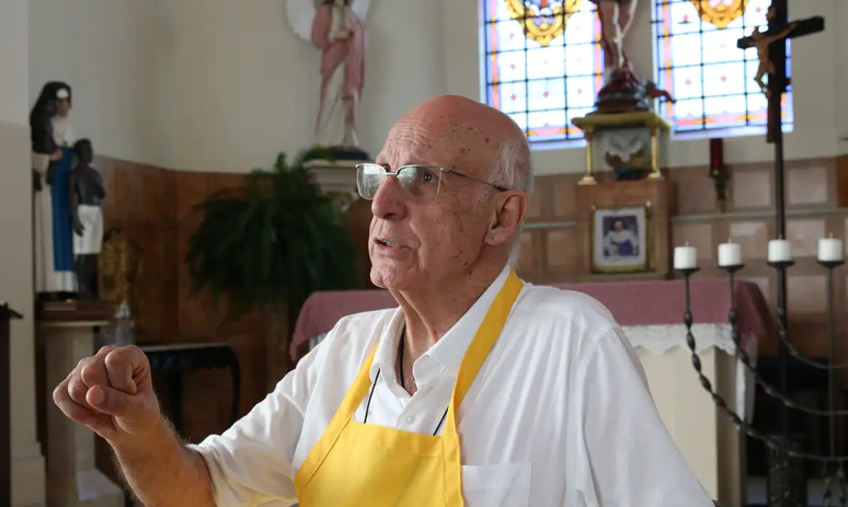 Padre Júlio Lancellotti reza pela terceira vez uma missa em memórias das nove vítimas do Massacre de Paraisópolis