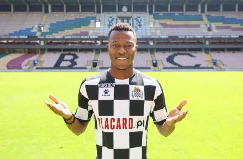 - Reprodução/Instagram - Legenda: Ibrahima Camará, de 26 anos, ex-Braga e agora no Radomiak Radom, da Polônia, foi preso por estupro