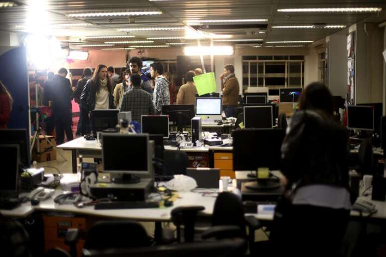 In 2013, MTV Brasil presented its last live broadcast, a large concert with VJs and past performers.