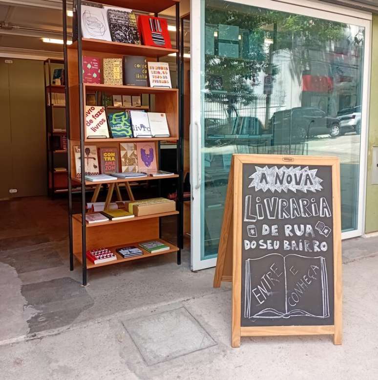 Livraria Gráfica offers curated books about books