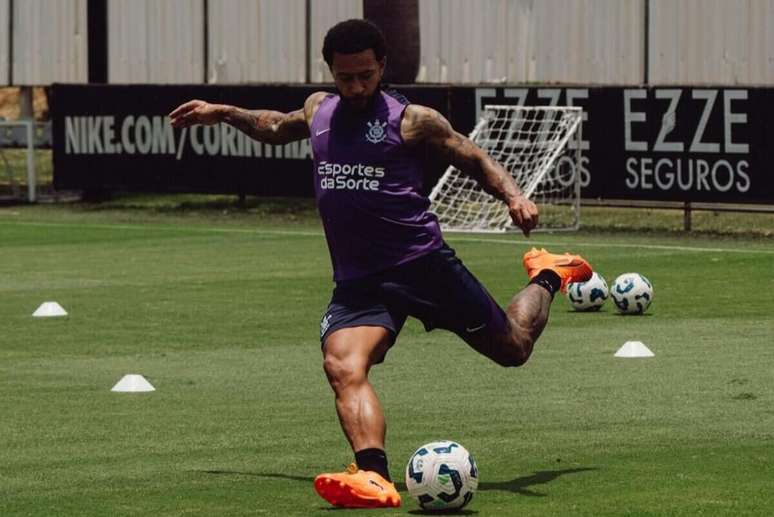 Memphis iniciou a transição física no Corinthians –