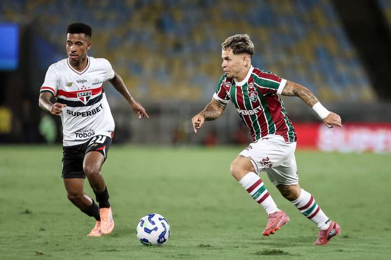 Venezuelano fez assistência em goleada sobre o São Paulo –