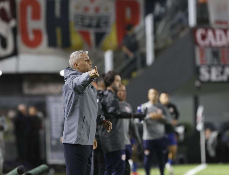 Crespo vê lesões prejudicarem desempenho do São Paulo no ano –