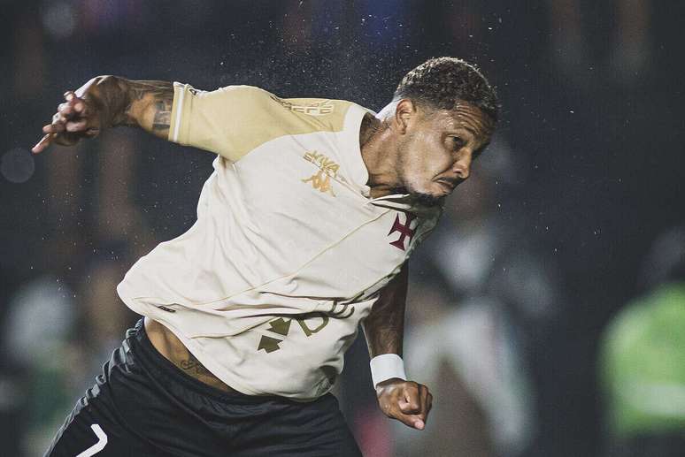 David foi expulso na derrota para o Bahia e desfalcou o Vasco contra o Internacional. No entanto, está de volta.