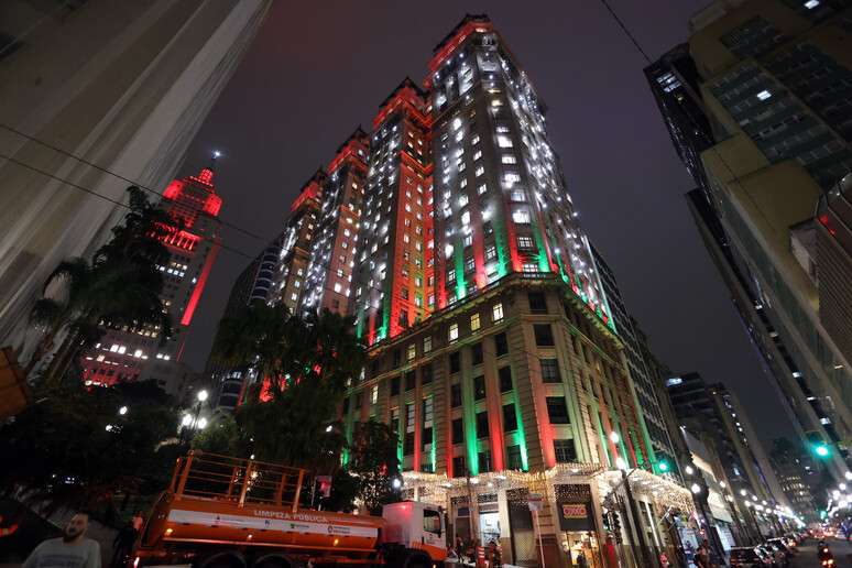 Fachada do edifício Martinelli em São Paulo