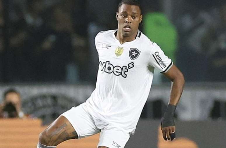 Kaio Pantaleão em treino no Botafogo –