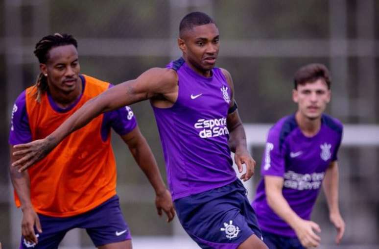 Memphis iniciou a transição física no Corinthians –