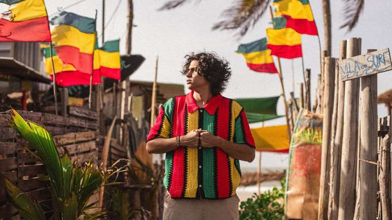 Filho de Fauzi Beydoun, João Beydoun estreia carreira com o álbum 'Deu Reggae'