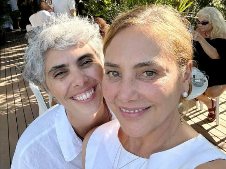 Heloísa Périssé compartilhou nas redes sociais fotos ao lado da namorada, a diretora de TV Leticia Prisco