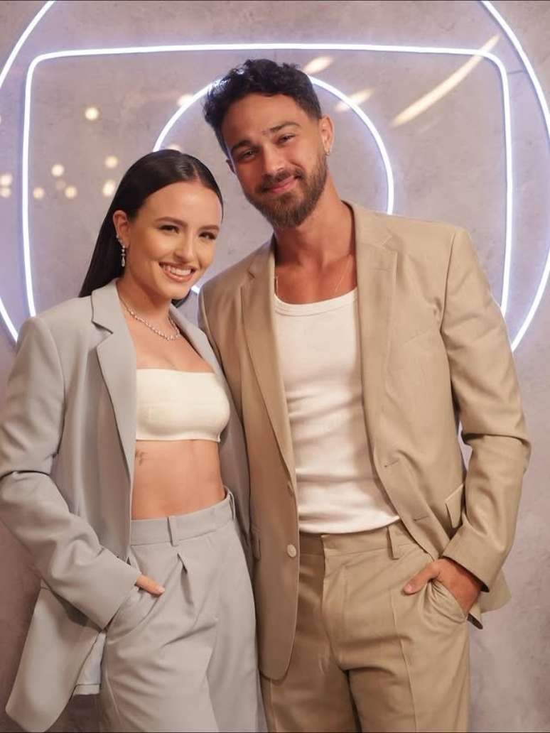 Larissa Manoela e o marido na vinheta da Globo