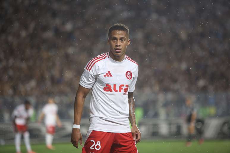 Inter foi derrotado diante do Vasco, em S&atilde;o Janu&aacute;rio, e viu chances de se manter na S&eacute;rie A diminu&iacute;rem