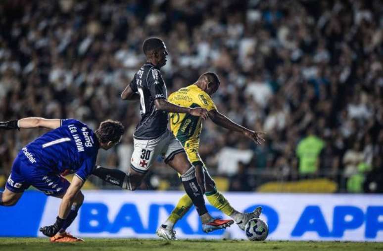 Vasco perdeu para o Mirassol por 2 a 0, em São Januário –