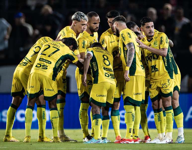 Jogadores do Mirassol. 
