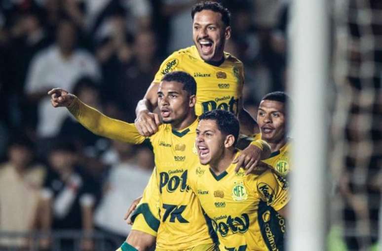 Leão garantiu a vaga em sua estreia na elite –