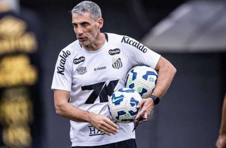 Santos tenta voltar a vencer como visitante no Brasileirão –