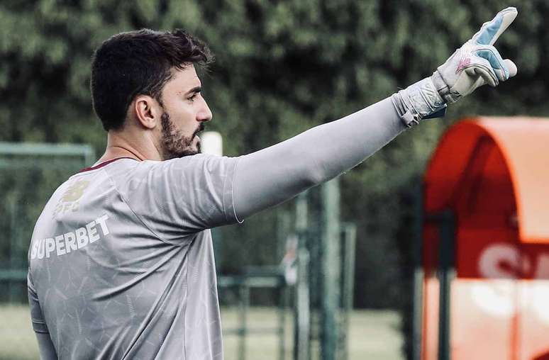 Rafael retorna ao time após cumprir suspensão –