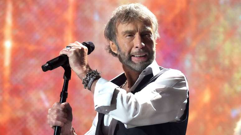 O vocalista Paul Rodgers, do Free e Bad Company, em 2023