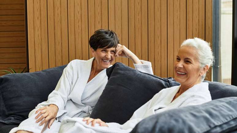 A importância de um envelhecimento mais saudável se torna evidente quando se observa o impacto das doenças crônicas na rotina de famílias e sistemas de saúde – depositphotos.com / IgorVetushko