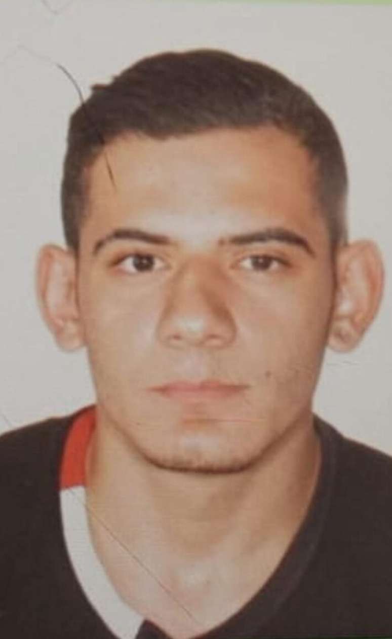 Douglas da Silva Alves está preso acusado de tentativa de feminicídio contra Taynara Souza.