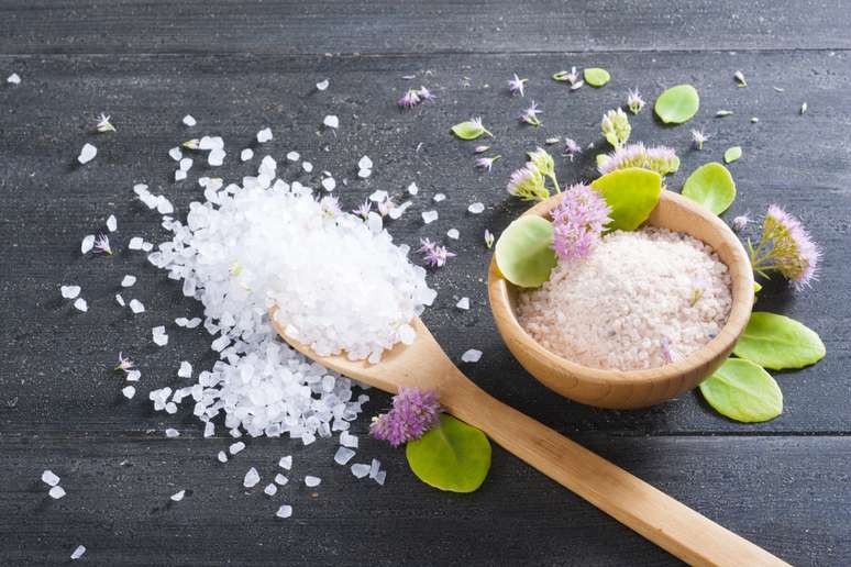 O sal grosso é poderoso contra inveja 