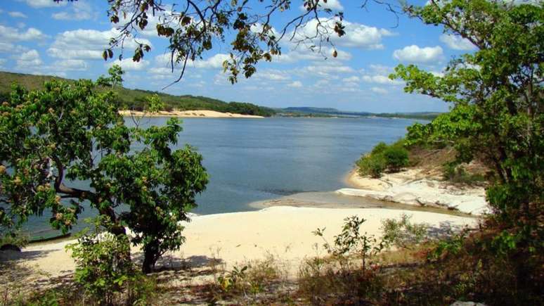 O rio recebe atividades de lazer, pesca e turismo -