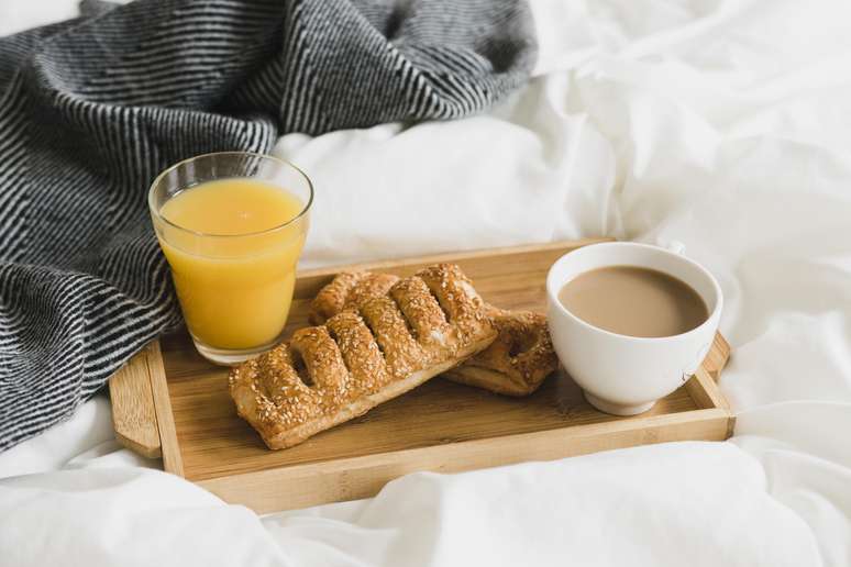 Entenda se tomar café da manhã é fundamental