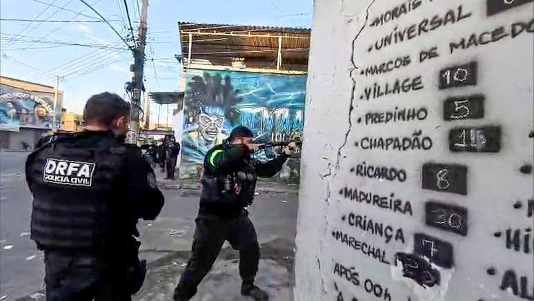 A Polícia Civil realizou, na manhã desta quarta-feira, 3, uma nova etapa da Operação Torniquete no Complexo do Chapadão