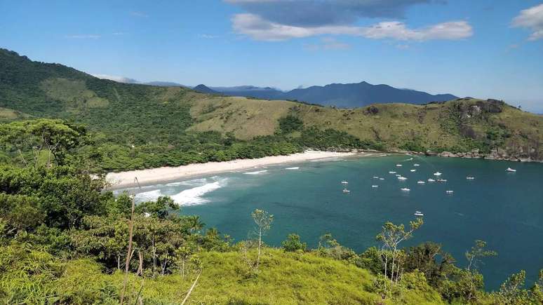 Praia do Bonete, em Ilhabela, um dos lugares com águas cristalinas para conhecer em SP.