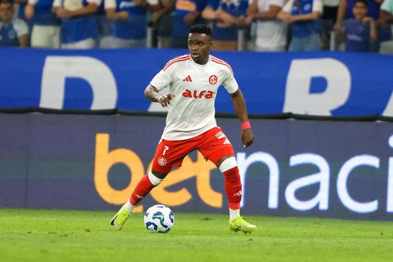 Carbonero não garantiu titularidade no Inter –